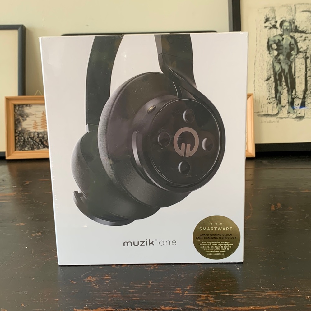 Muzic One headphones